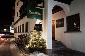 Rosanna Lounge