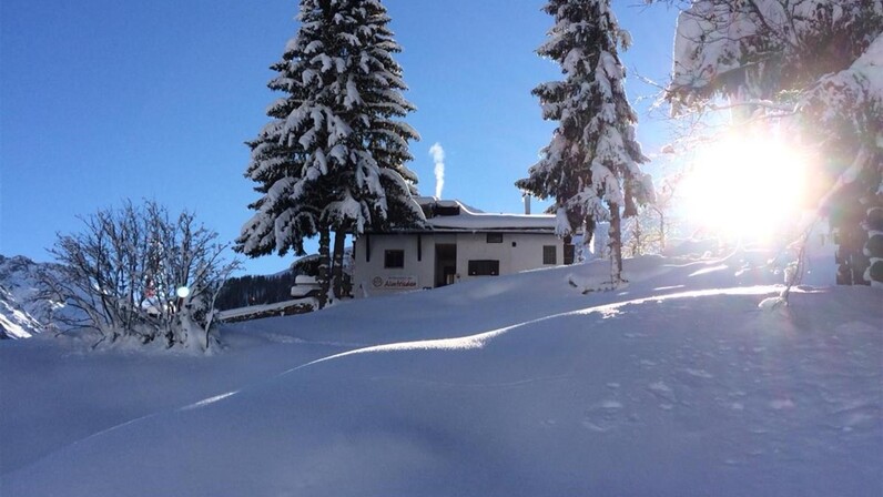 BerggasthofAlmfrieden_Außenansicht