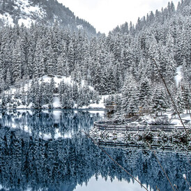 Verschneite Verwallsee im tiefsten Winter