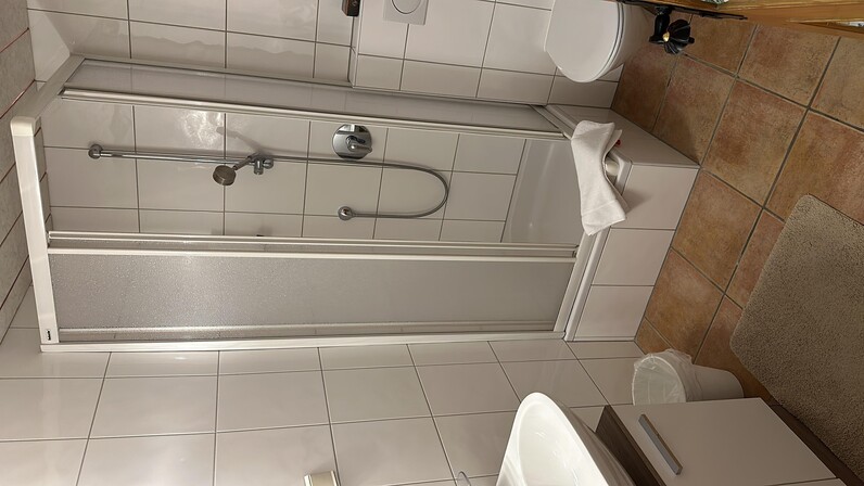 692593C7-42BD-4A8B-B2EF-1048F0464E6A