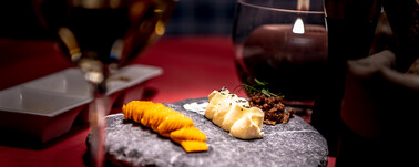 Gehobene Speise beim Candlelight Dinner in der Verwallstube