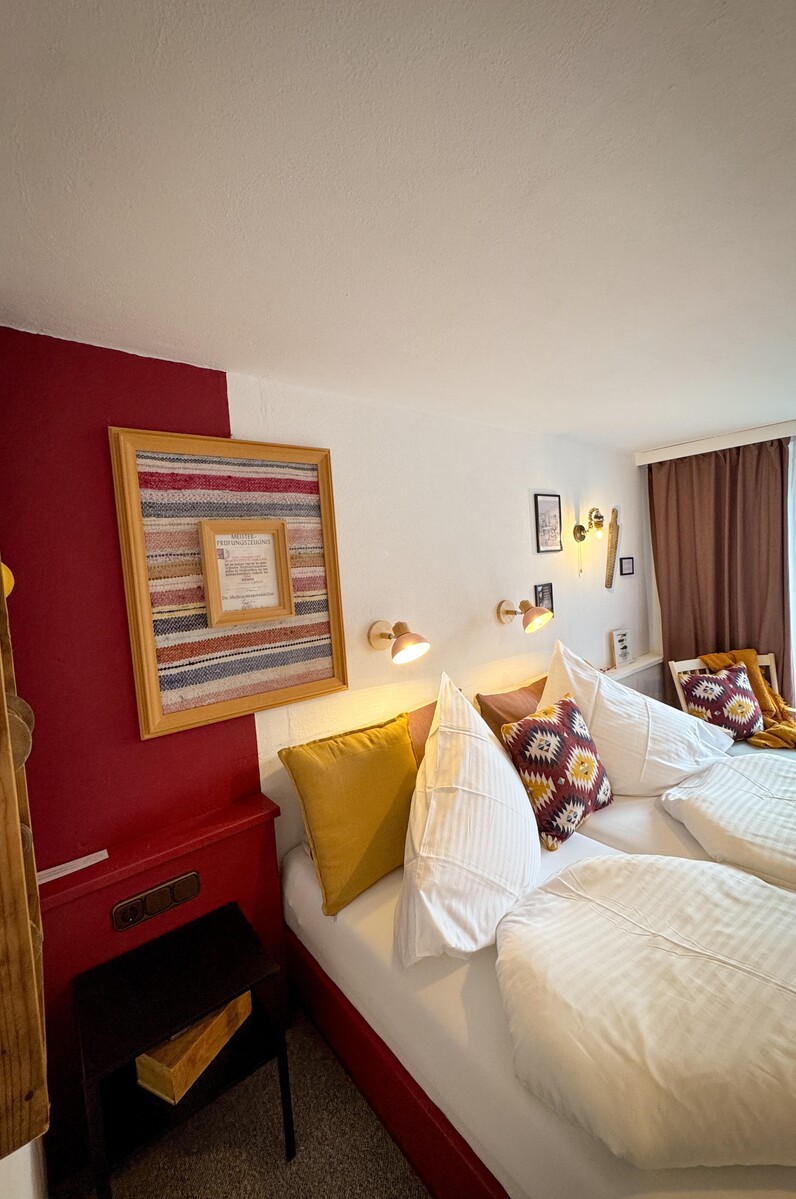 WhatsApp Image 2025-11-17 at 14.53.01 (1)