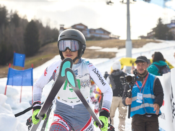Xaver Holzinger beim im Ziel beim Weissen Rausch Mini