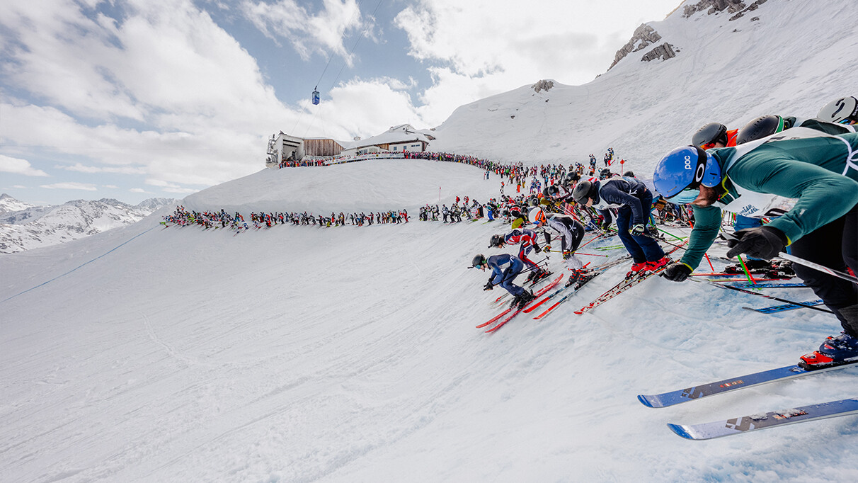 Mass start at the ski race "Der Weisse Rausch", about 150 skier start at the same time down a steep hill. 