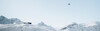 Ski Arlberg Berglandschap met besneeuwde toppen en een enkele Valluga gondel in de lucht