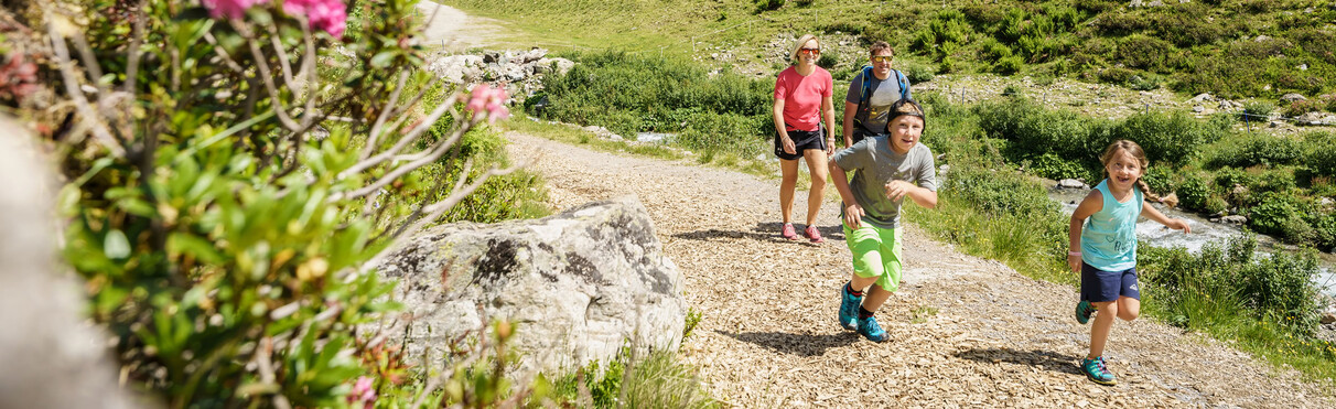 Hiking with children in St. Anton am Arlberg