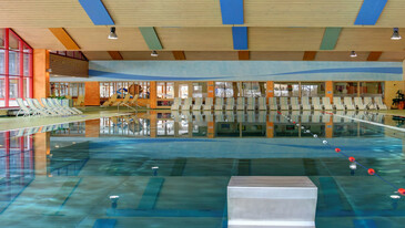 Insidepool of the Wellnesspark Arlberg Stanzertal filled with beautiful turqoise water