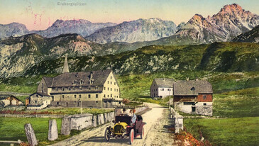 Historische Zeichnung von St. Christoph, mit dem Hospiz, dem urigen Arlbergpass und einer Kutsche