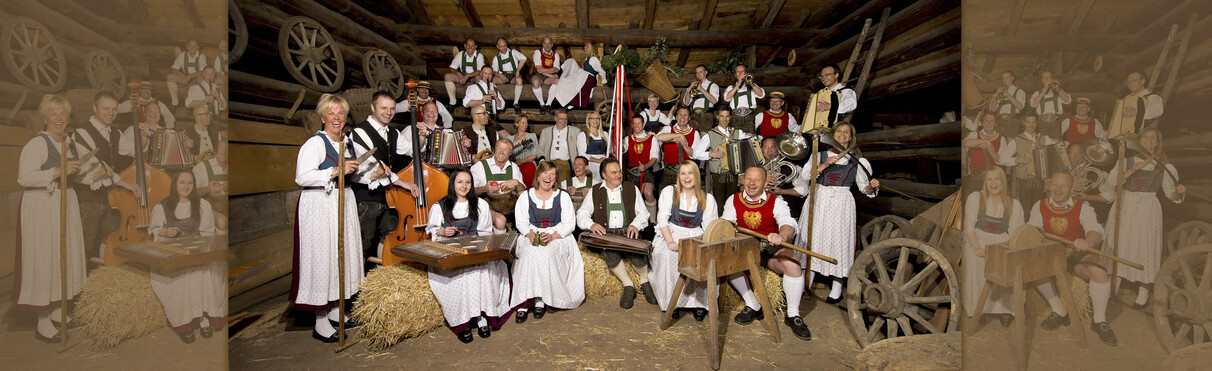 Tyrolean evening of the folklore group the Arlberger