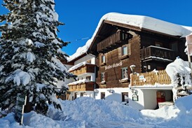 Arlberg Boutique Hostel "The Edelweiss"